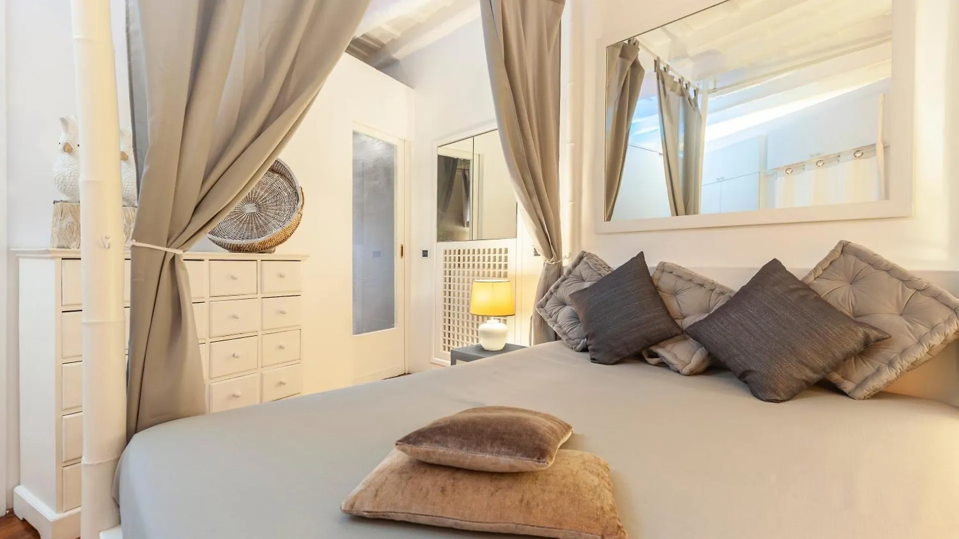 Navona Historic Luxury Deluxe Apartment Rome